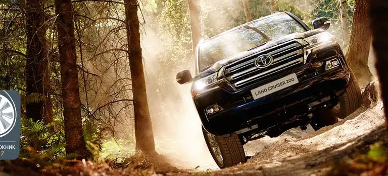 Хет-трик Toyota в премии «Внедорожник года — 2017»